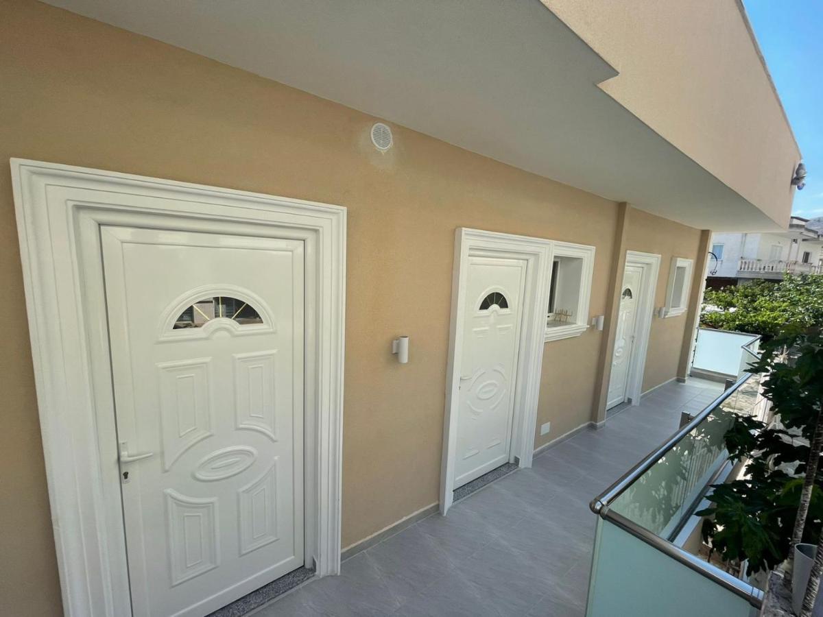Villa Eden Breeze ซารานเดอ ภายนอก รูปภาพ