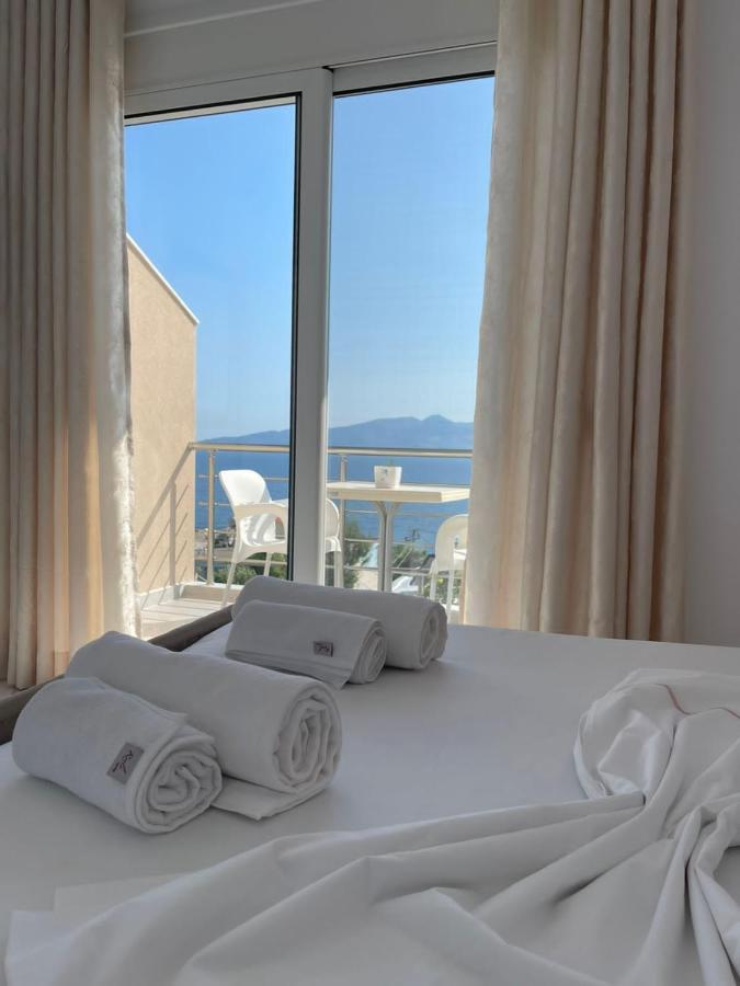Villa Eden Breeze ซารานเดอ ภายนอก รูปภาพ