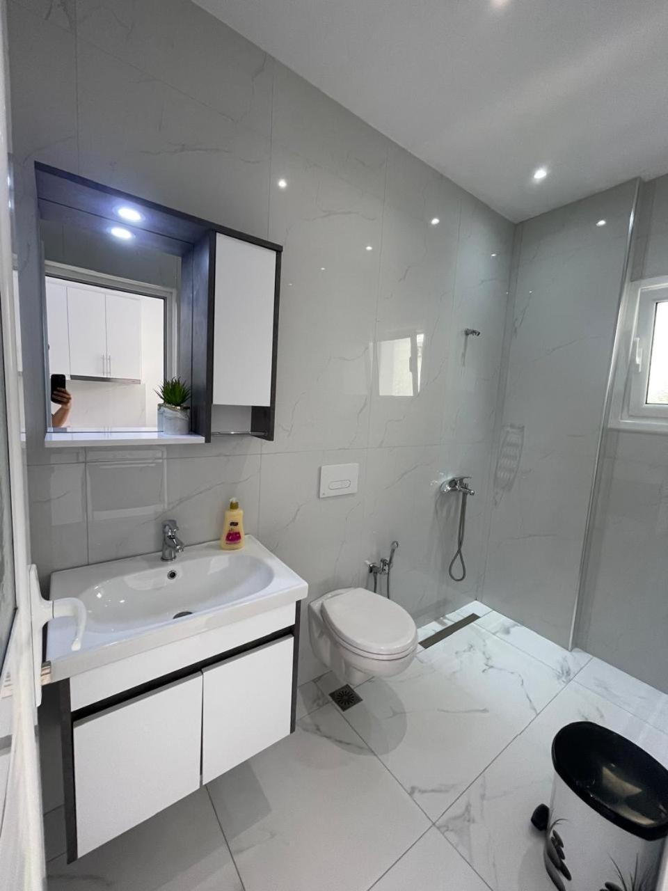Villa Eden Breeze ซารานเดอ ภายนอก รูปภาพ